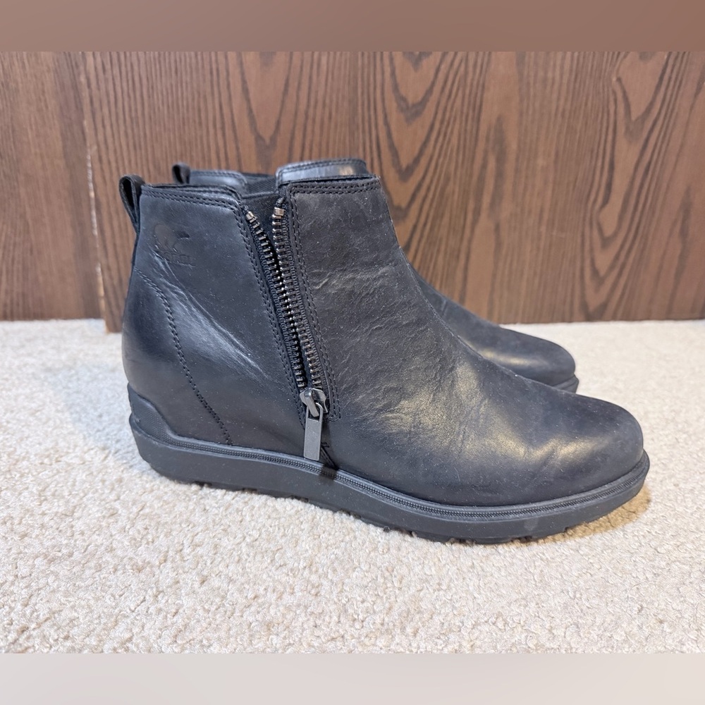 Sorel Black Ankle Boots with Zipper
